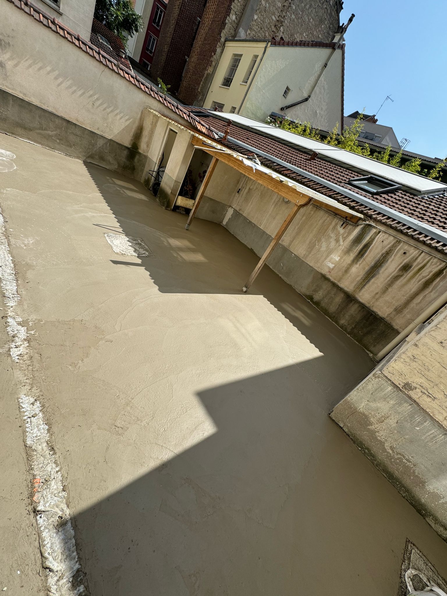Clichy dalle béton cour