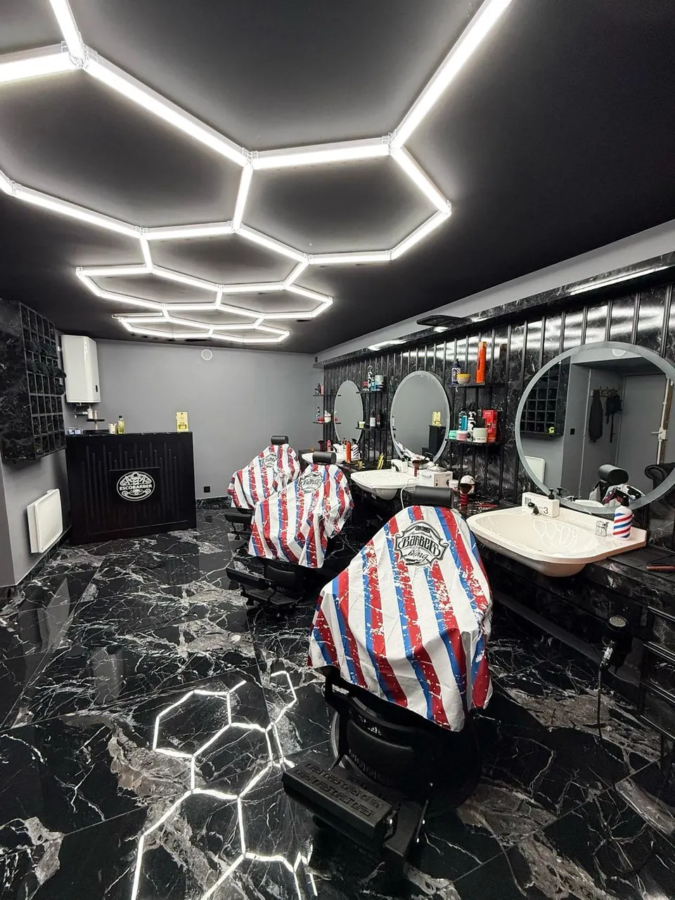 Salon de coiffure rénové par OSC BAT, après travaux
