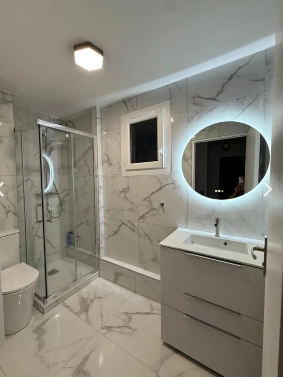 Salle de bain rénovée, après travaux